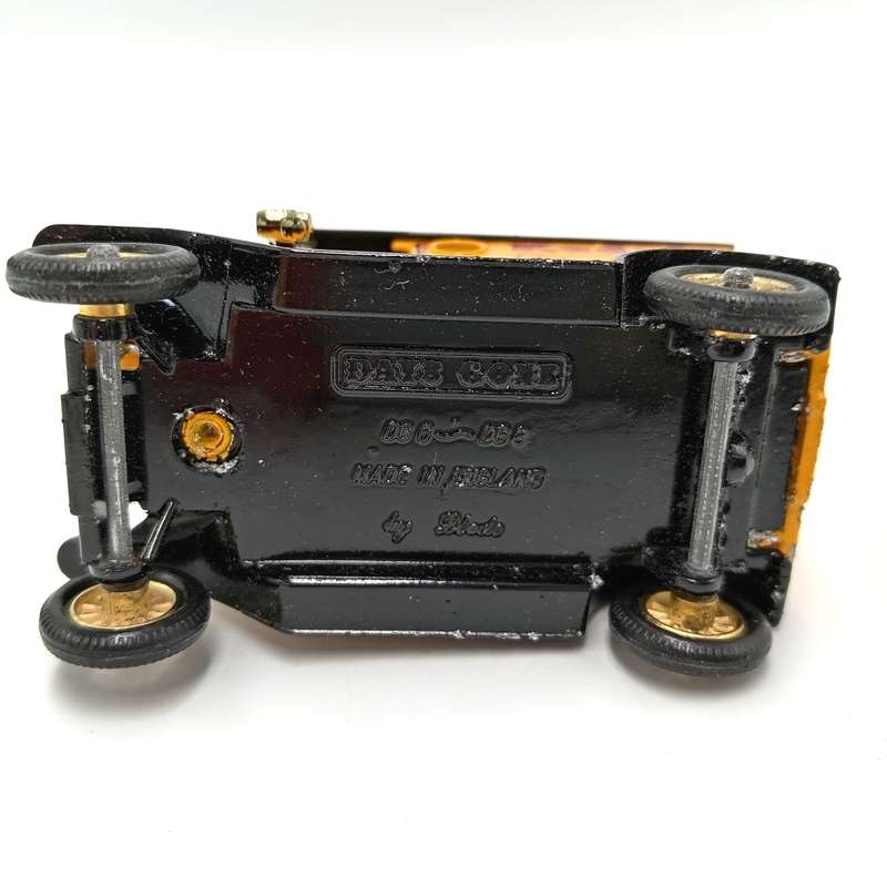 Lledo Ford model T Kodak Film delivery van in box with figurines