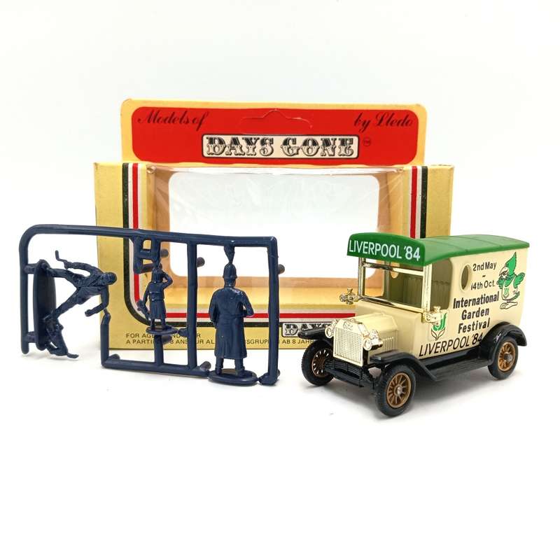 Lledo Ford Model T International Garden Festival delivery van model car in box with figurines