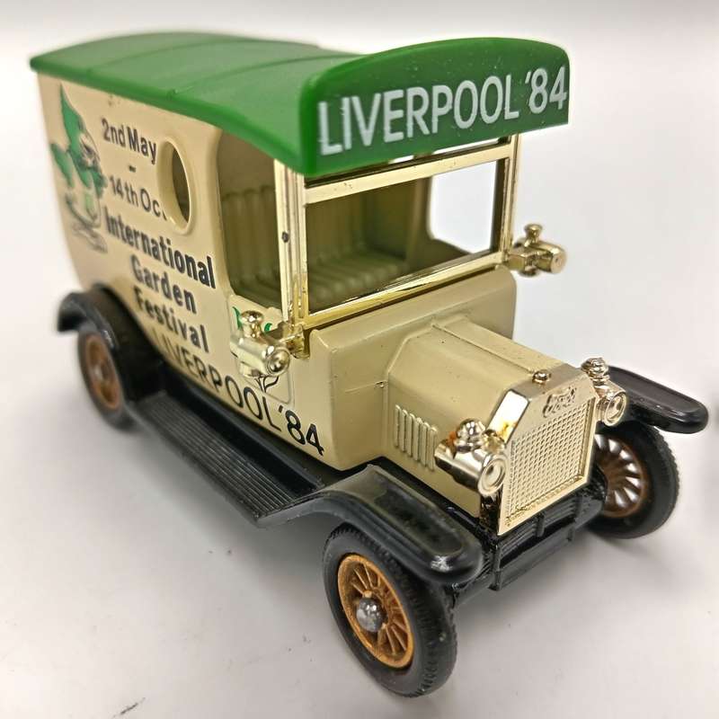 Lledo Ford Model T International Garden Festival delivery van model car in box with figurines