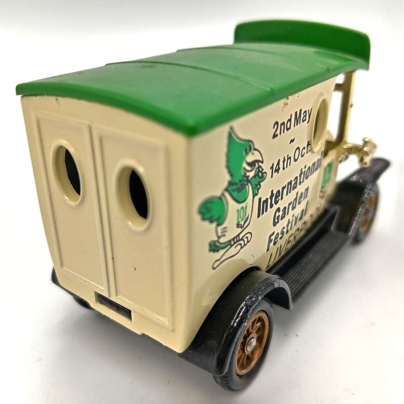 Lledo Ford Model T International Garden Festival delivery van model car in box with figurines