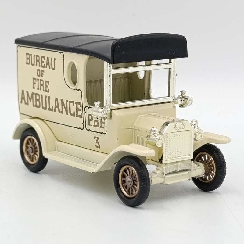 Lledo Ford Model T Bureau of Fire ambulance in box with figurines