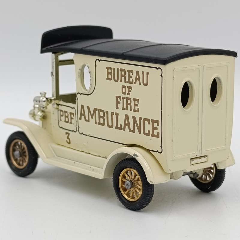 Lledo Ford Model T Bureau of Fire ambulance in box with figurines