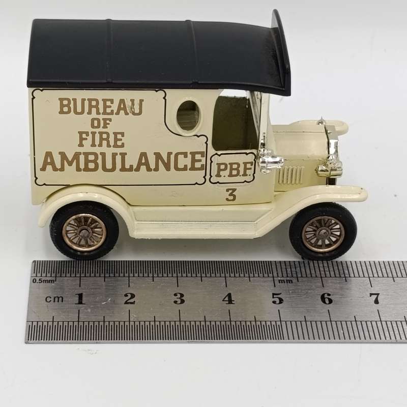 Lledo Ford Model T Bureau of Fire ambulance in box with figurines