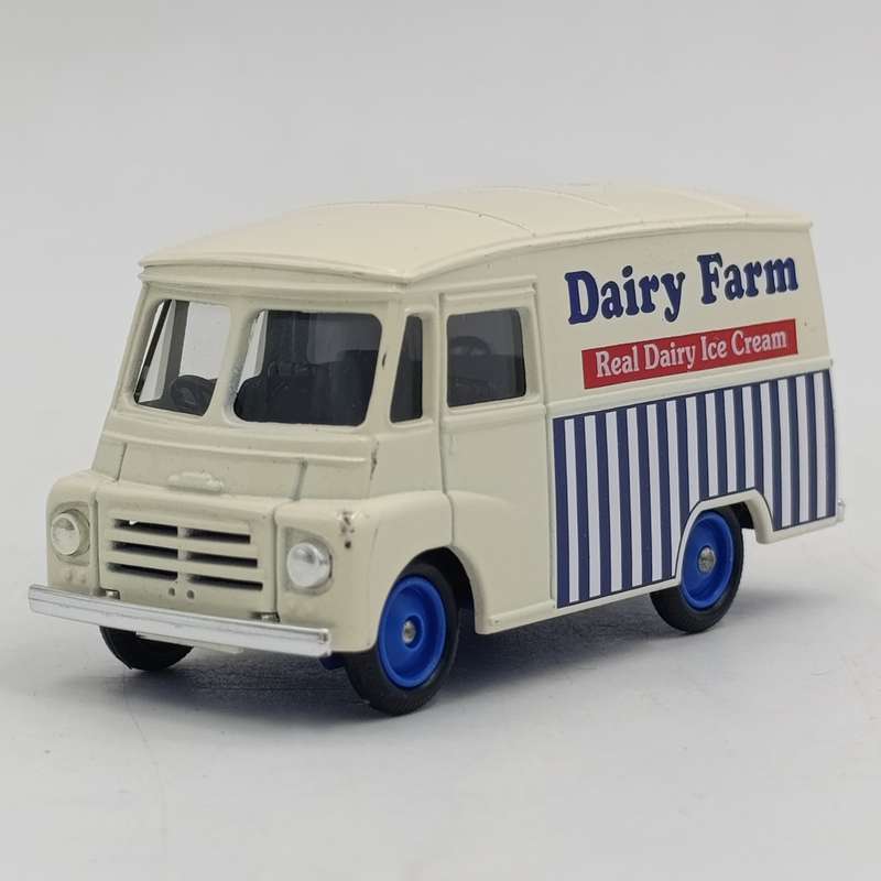 Lledo 1959 Morris LD 150 Dairy Farm die-cast delivery van model car in box