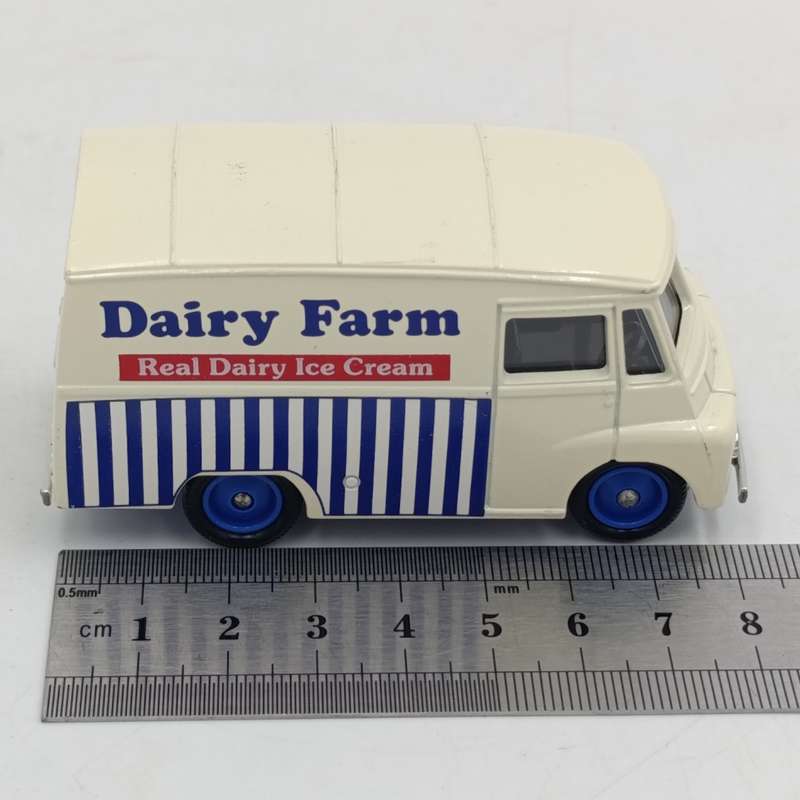 Lledo 1959 Morris LD 150 Dairy Farm die-cast delivery van model car in box
