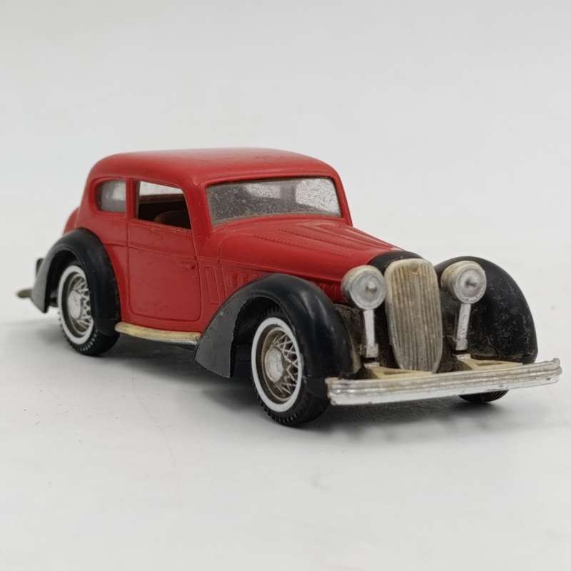 Guisval 1935 Delahaye 135 M classic plastic model car