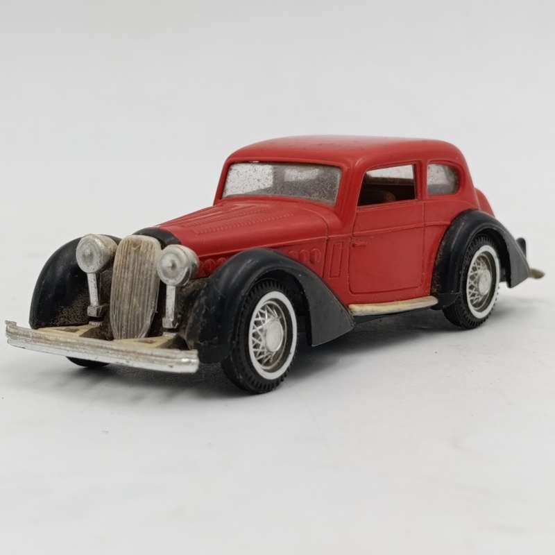 Guisval 1935 Delahaye 135 M classic plastic model car