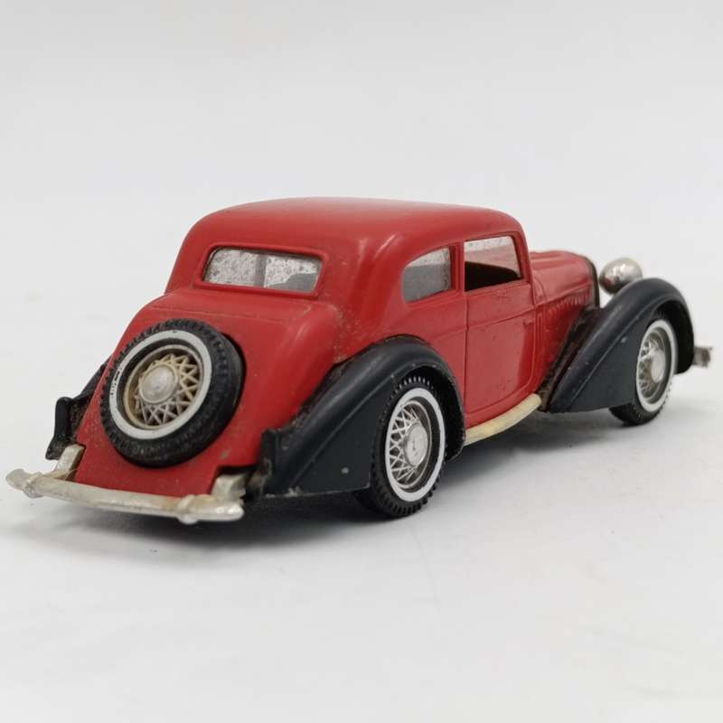 Guisval 1935 Delahaye 135 M classic plastic model car