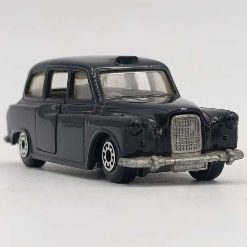 Vintage Matchbox Taxi FX4R die-cast toy car - scale 1/60