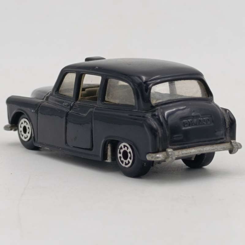 Vintage Matchbox Taxi FX4R die-cast toy car - scale 1/60