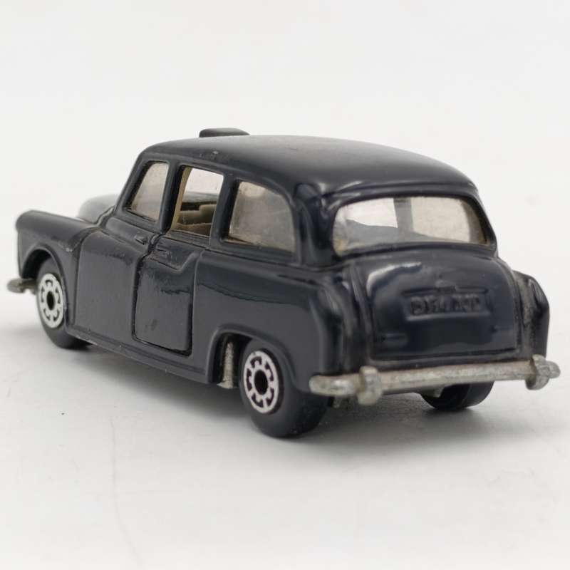 Vintage Matchbox Taxi FX4R die-cast toy car - scale 1/60