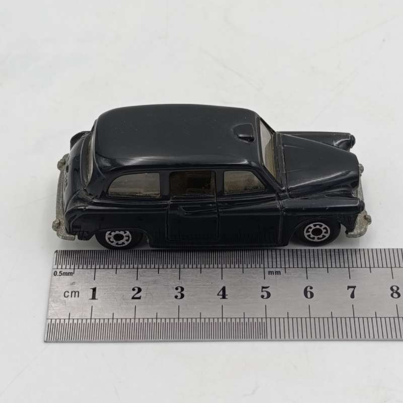 Vintage Matchbox Taxi FX4R die-cast toy car - scale 1/60