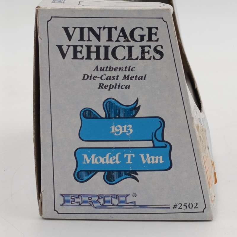 ERTL Vintage Vehicles 1913 Model T van die-cast model car - still sealed - scale 1/43