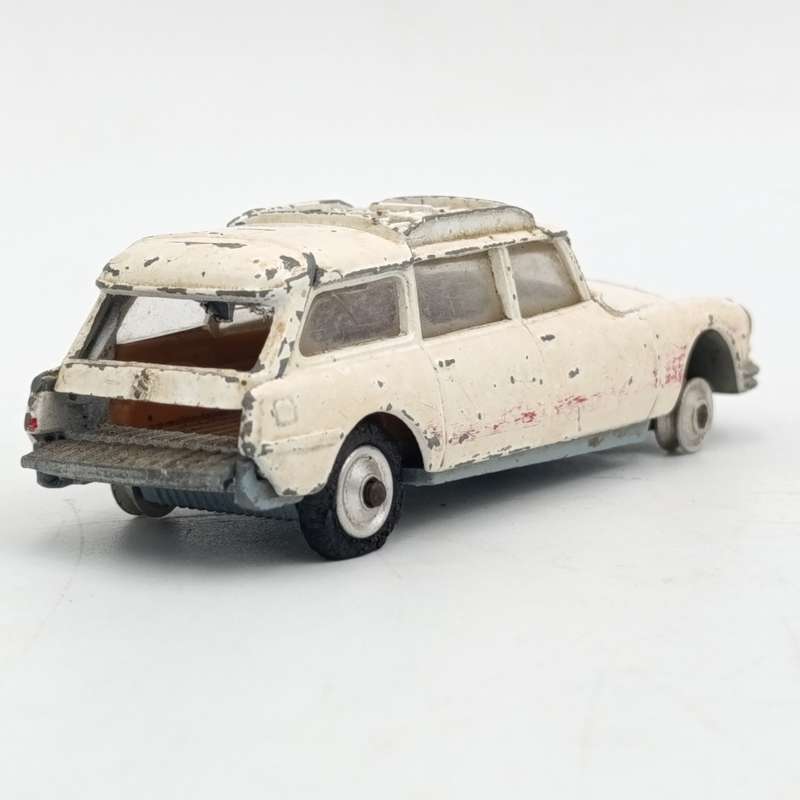 Corgi Toys Citroen Safari Corgi ski club model car - no tyres