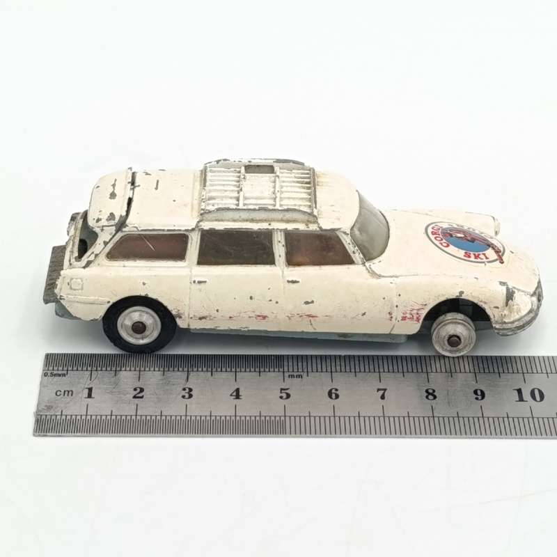 Corgi Toys Citroen Safari Corgi ski club model car - no tyres