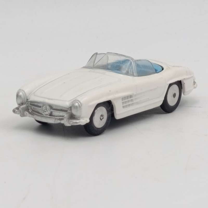 Corgi Toys Mercedes-Benz 300 SL Roadster die-cast model car - windscreen cracked