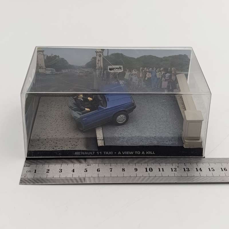 James Bond 007 Renault II Taxi die-cast model car - a view to a kill