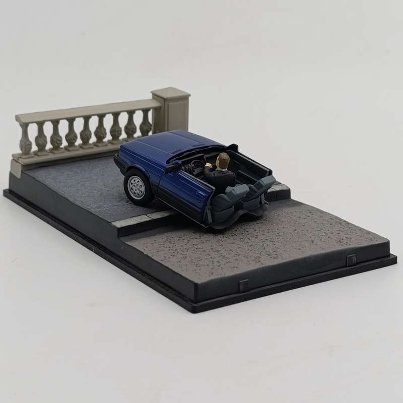 James Bond 007 Renault II Taxi die-cast model car - a view to a kill