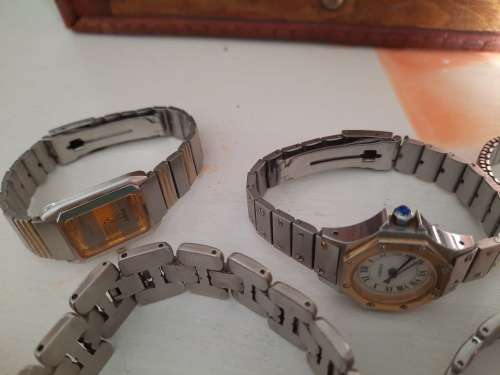 Lots of old vintage watches