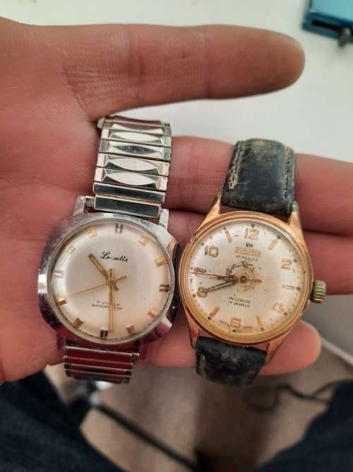 2x old watches working