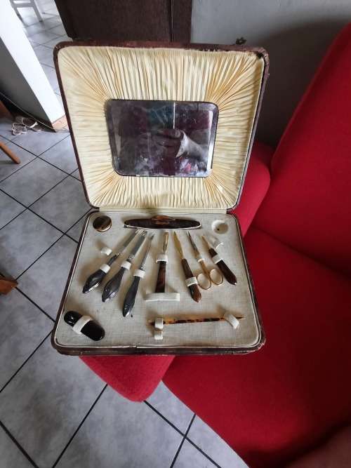 Vintage sets of nail kit