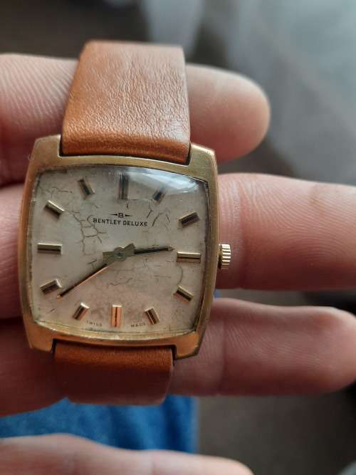 Vintage men`s bentley deluxe watch