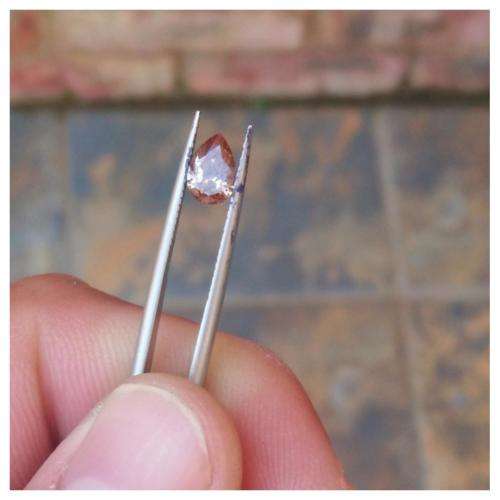 Natural earth mined Diamond pear cut fancy vivid pink 0.72ct (Enhanced)