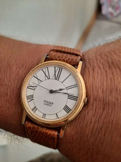 vintage men's pulsar watch