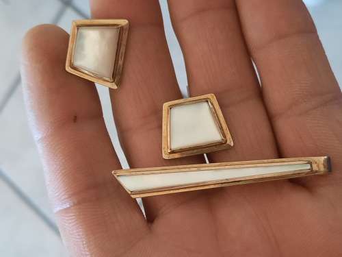 Vintage Gold pearl cufflinks and tie pin
