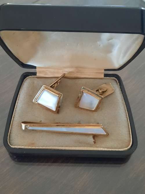 Vintage Gold pearl cufflinks and tie pin