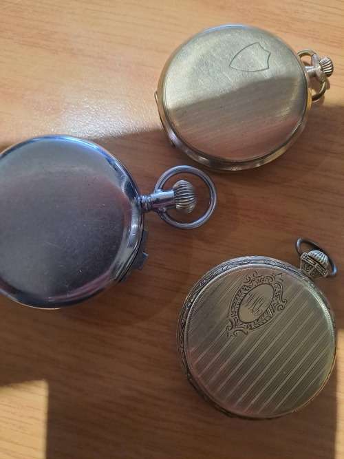 Lots of Vintage pocket watches and parts