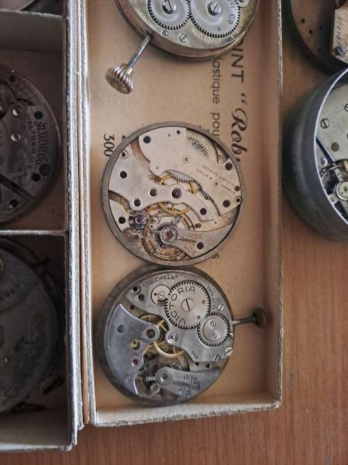 Lots of Vintage pocket watches and parts