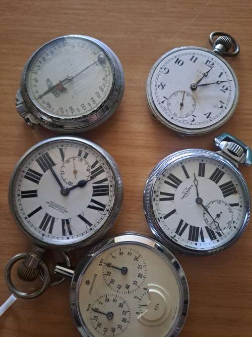 Lots of Vintage pocket watches and parts