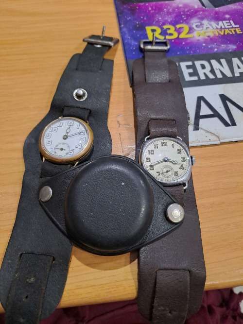 2x vintage watches