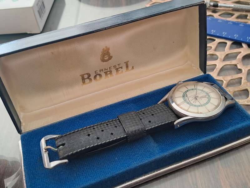 Vintage men`s Ernest borel