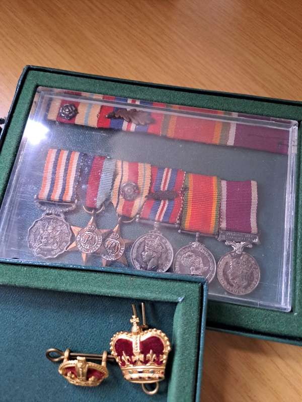 War medals and act