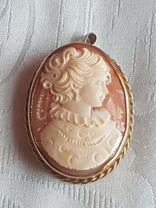 large cameo brooch 9ct gold