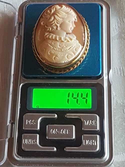 large cameo brooch 9ct gold