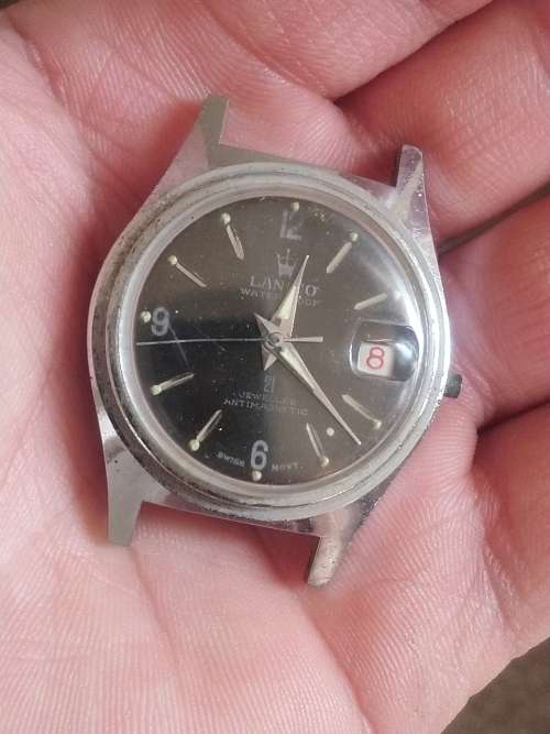 5  vintage mens watches and 9 straps