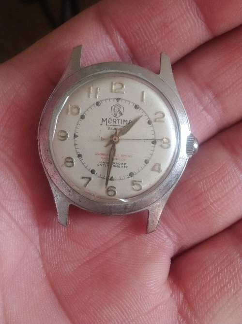 5  vintage mens watches and 9 straps