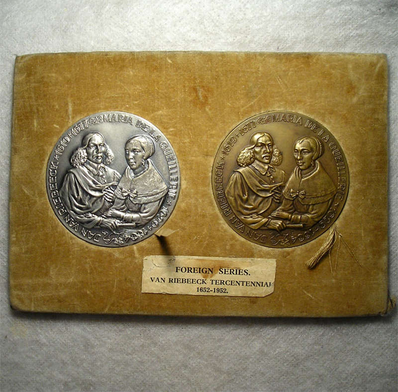 1952 van Riebeeck Tercentenary Large  Silver & Bronze Medals in Museum-Like Holder - 60 mm