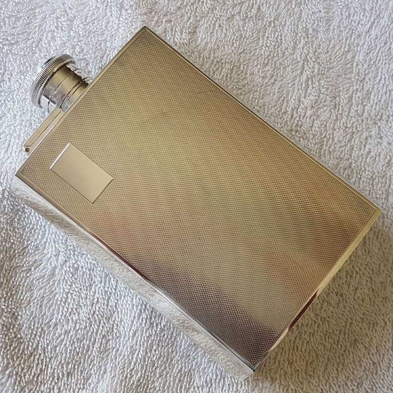 Sterling Silver Hip Flask: London Hallmarks for 1947-48: 209 gm