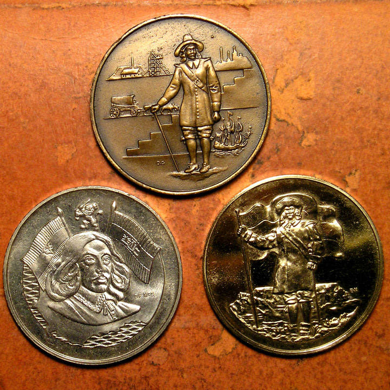 1952 van Riebeeck Tercentenary: Gold, Silver and Bronze Medal Set - No Case