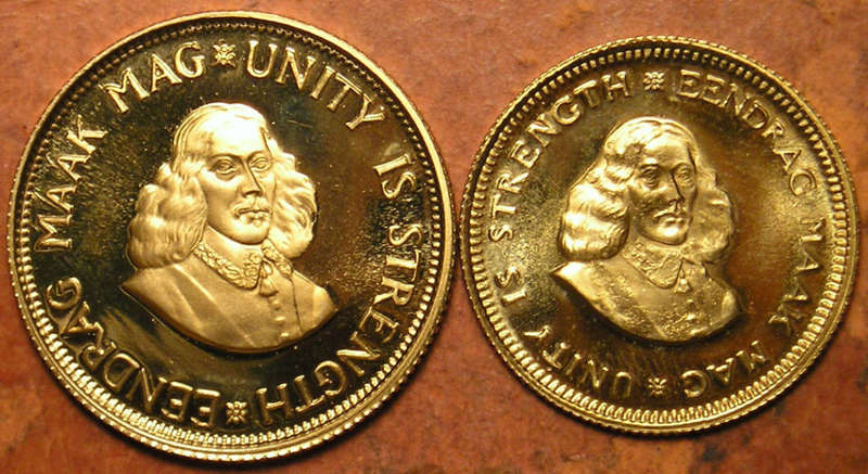 1982 Twin Set with Proof Gold 1 Rand and 2 Rand Gold Coins