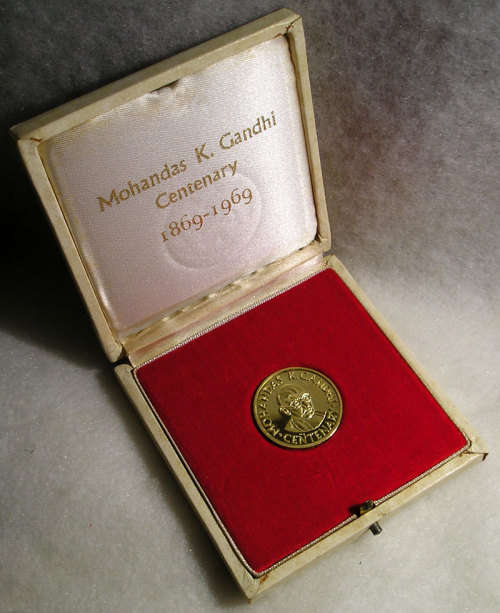 South Africa: 1969 Mohandas K. Gandhi Birth Centenary Medal - 22ct Gold,15.74 gm