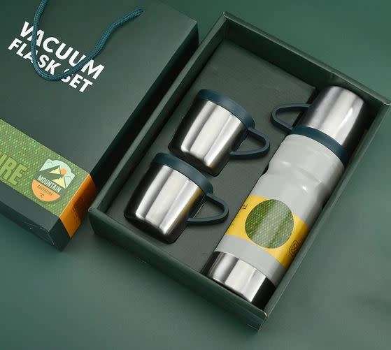 4 Piece Vacuum Thermos Insulated Stainless Steel Flask & Cup Gift Set 750ml
