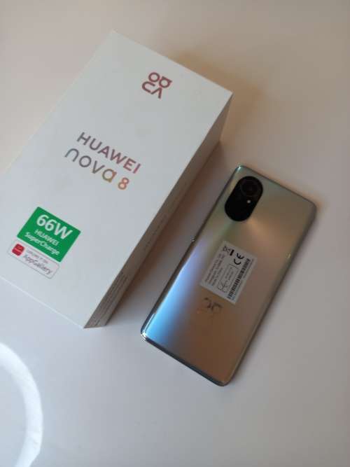 HUAWEI NOVA 8