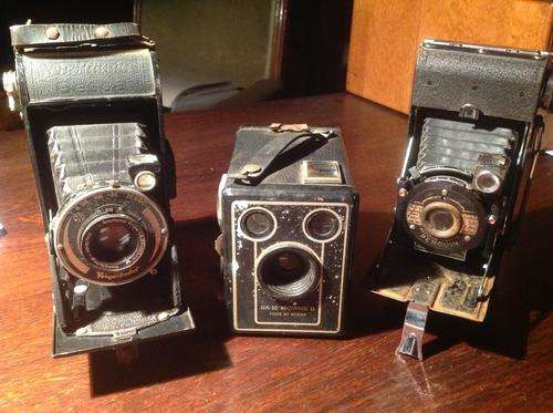 Cameras from the 1930/40's - all three in poor condition. One bid for all three