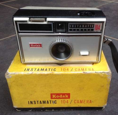 Vintage Kodak instamatic 104 camera in original box (MEC60)