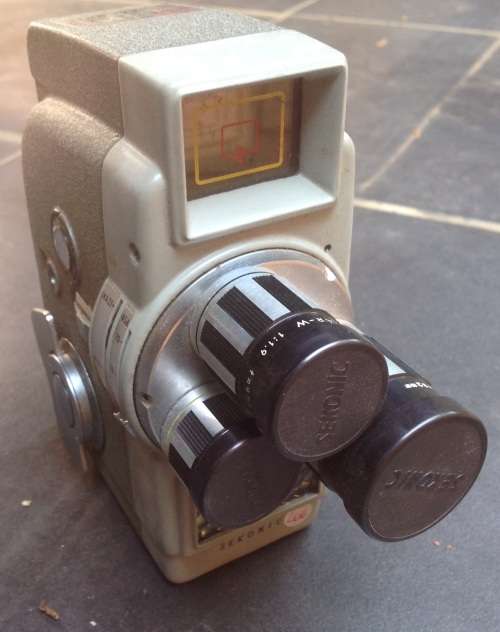 Attractive Vintage 3-lens Sekonic 8mm movie camera (MEM17)